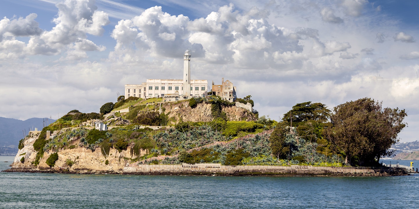 [Image: alcatraz-island-tour-san-francisco-via-m...aces,edges]
