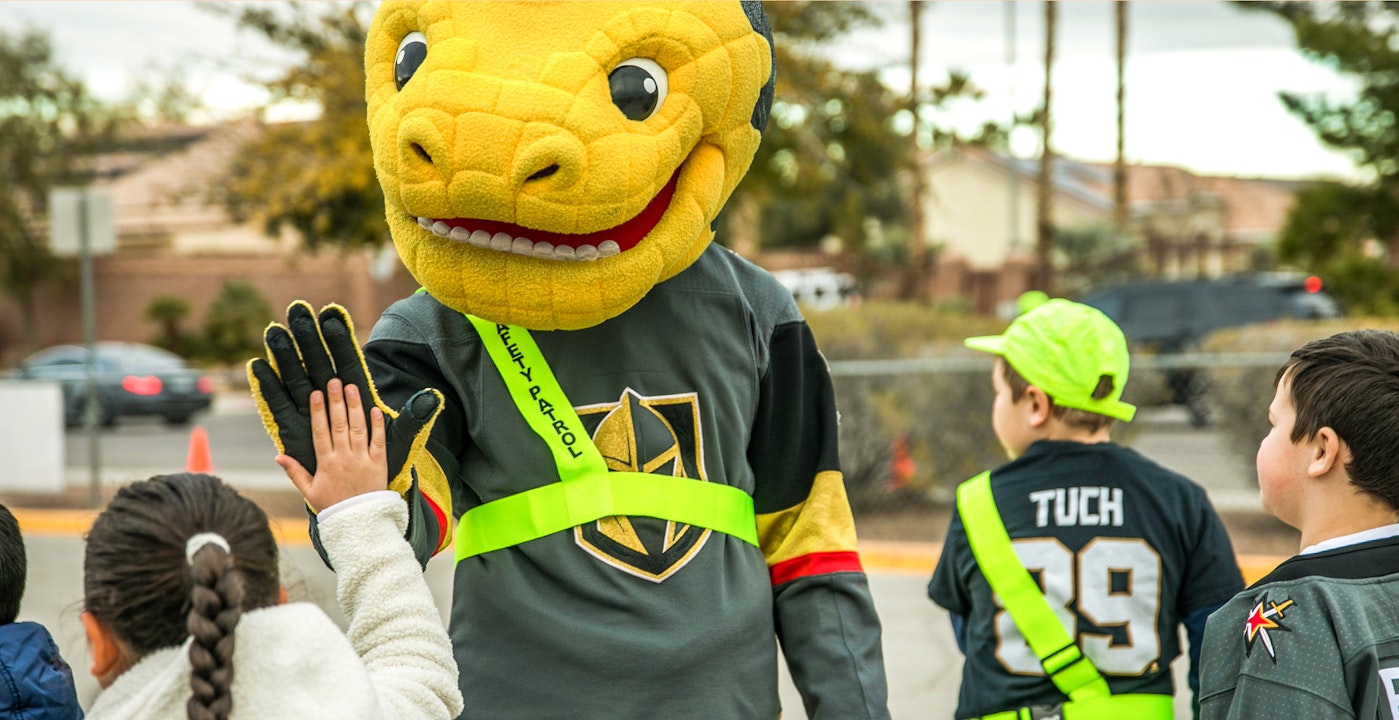 Vegas Golden Knights Mascot Joins Aaa School Safety Patrollers Aaa News